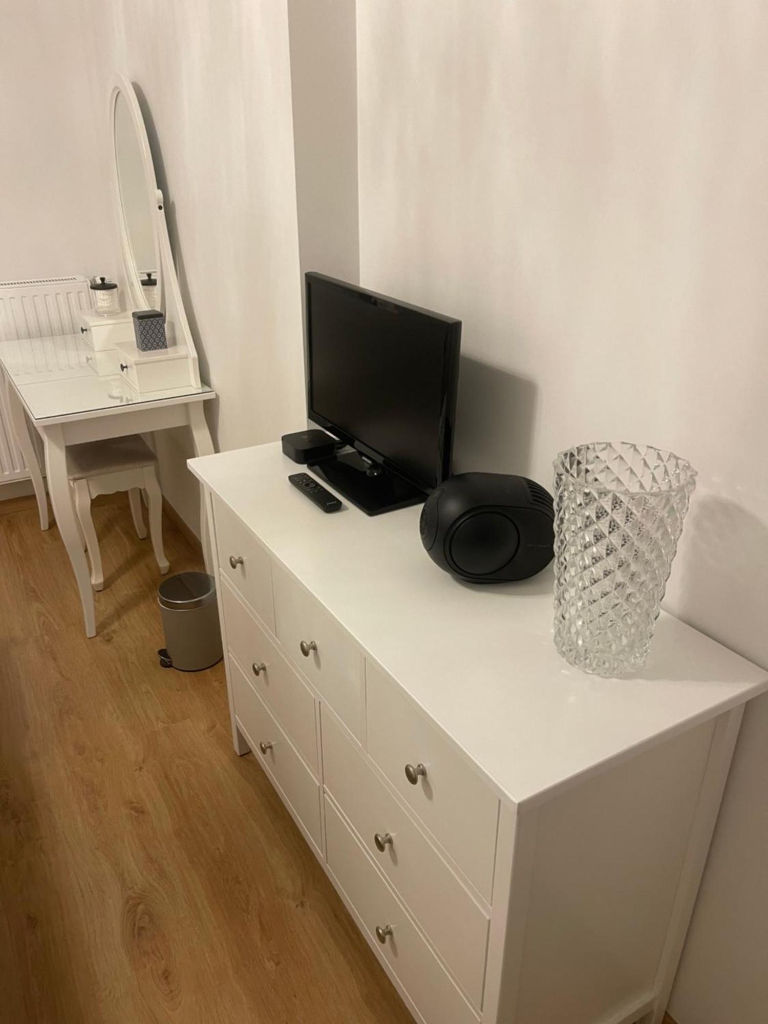 Bella Cruz 66 M2 Prestations Premium, Wifi, Balcon, Parking Avec Borne De Recharge Electrique, Plage Prieure, Commerces 디나르 외부 사진